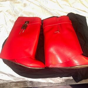 Red shark boots look alike